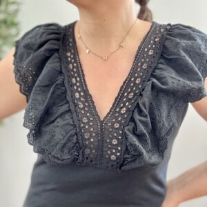 Camiseta ROMÁNTICA negra