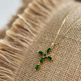 Cadena ESMERALDA cruz