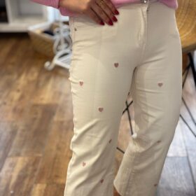 Jeans BLANCOS corazones rosas