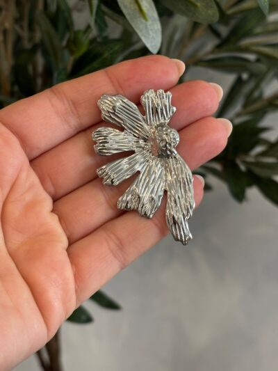 Pendientes media FLOR plateados