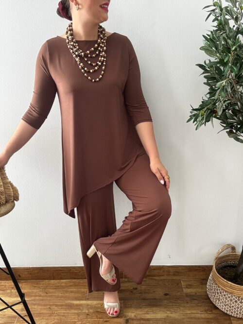 Conjunto ASIMÉTRICO chocolate