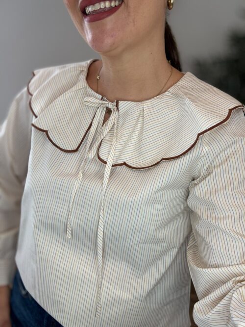 Blusa MILRAYAS cuello bebé